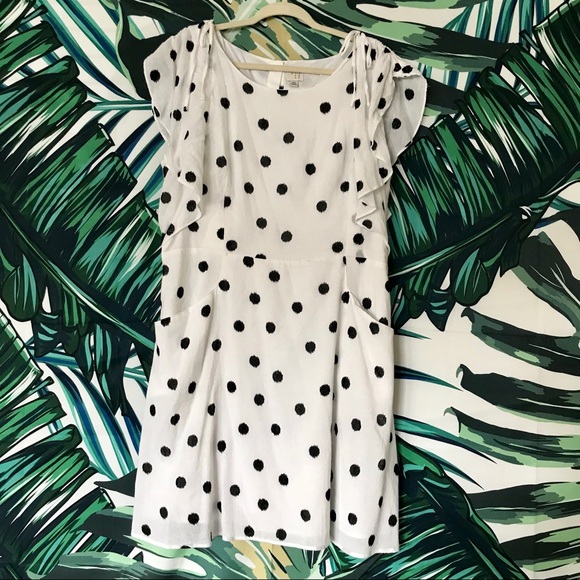 Dresses & Skirts - 💋Black and White Polka Dot Dress💋